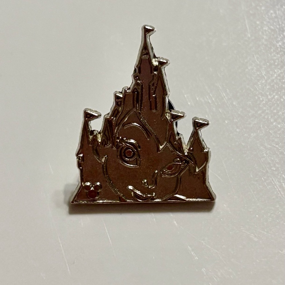 3/$25 Disney Magic Kingdom & Tinker Bell Trading Pin